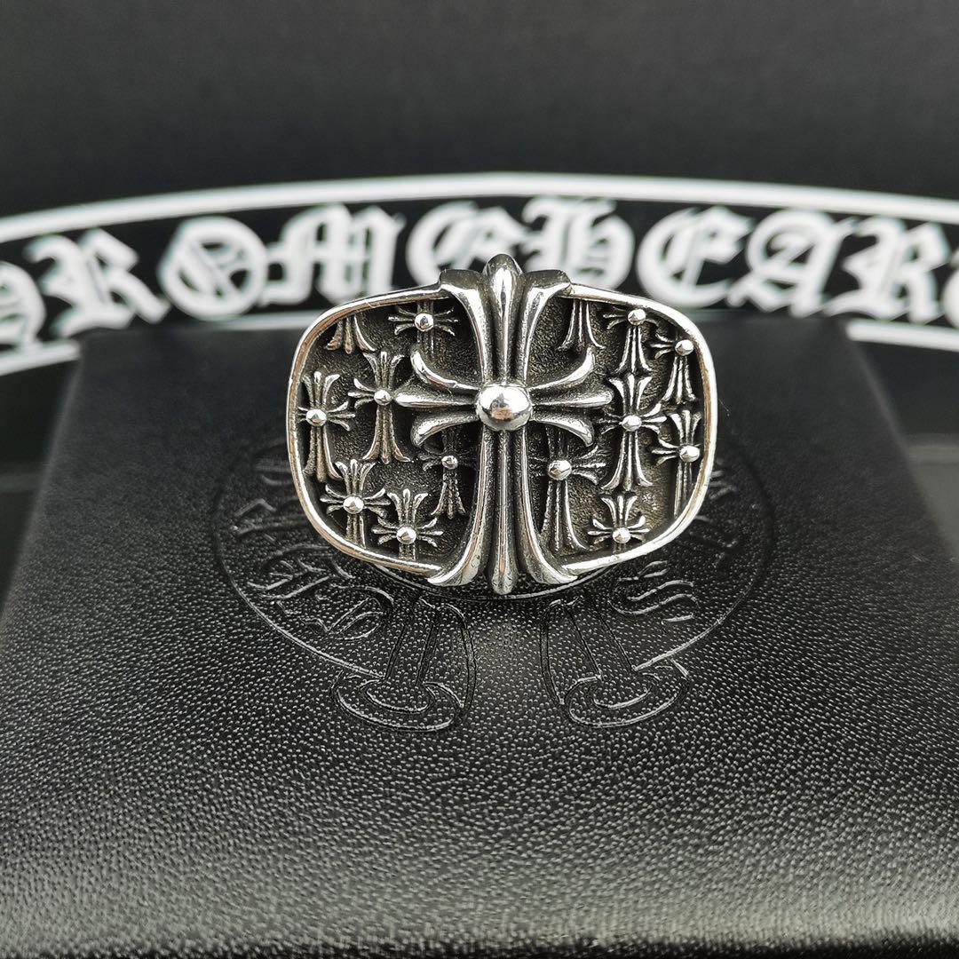 †Chrome Hearts†セレブも愛用☆定番のクロスリング Chrome Hearts†セレブも愛用☆ダイヤが目を惹くクロスリング