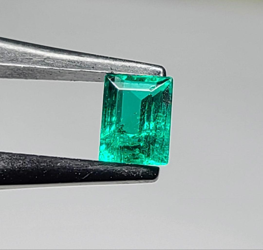 鮮やかなグリーン!!★コロンビア産エメラルド★リング、ペンダントオーダー受付中 コロンビア産エメラルド(vivid green) 1.1ct ダイヤモンド 1.4ct