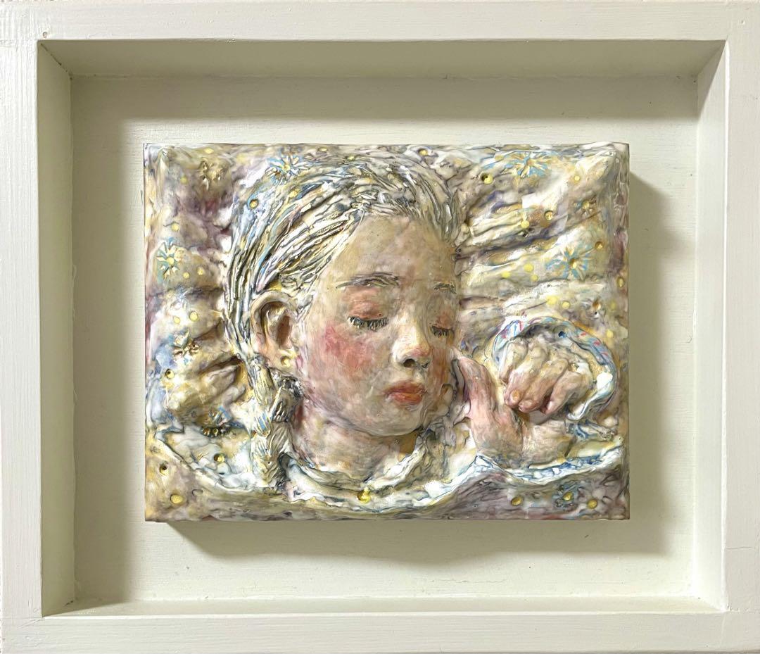 アート作品 石粉粘土 日本画顔料 レリーフ作品 少女 人物像