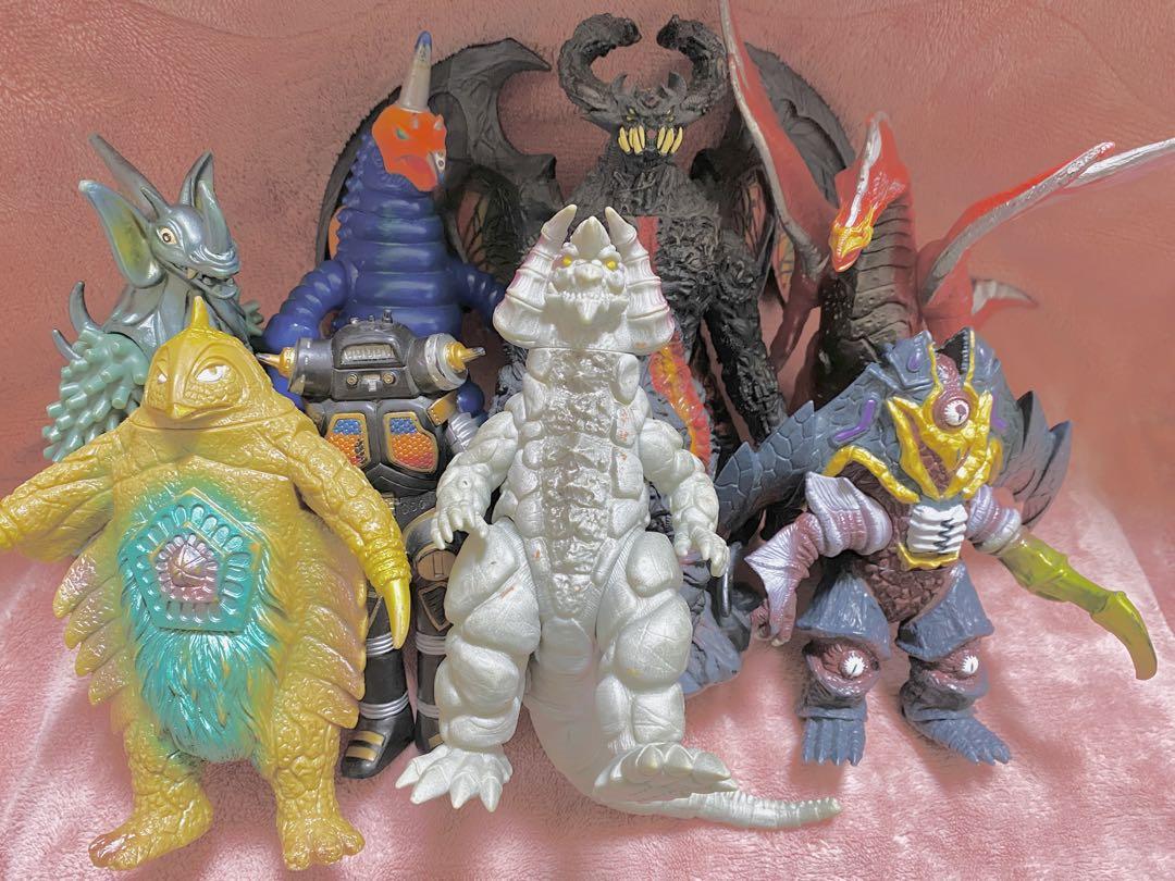 ウルトラ怪獣2009 MOVIE 百体怪獣ベリュドラ(箱あり)とソフビ7体 バンダイ 商品・サービスサイト | ウルトラ怪獣シリーズ