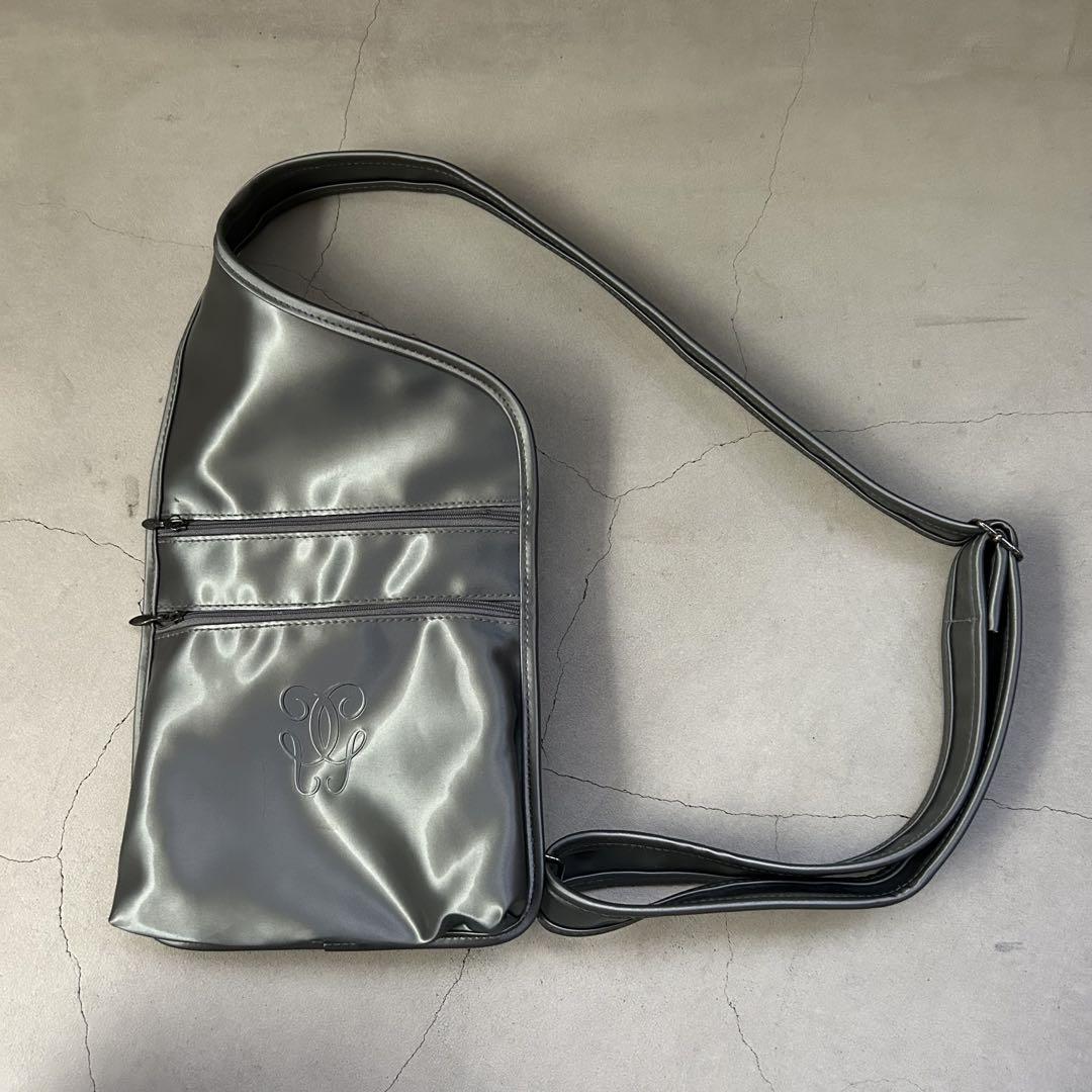 LOEWE シルバー サコッシュ 激レア 希少 LOEWE ショルダーバッグ サコッシュ シルバー