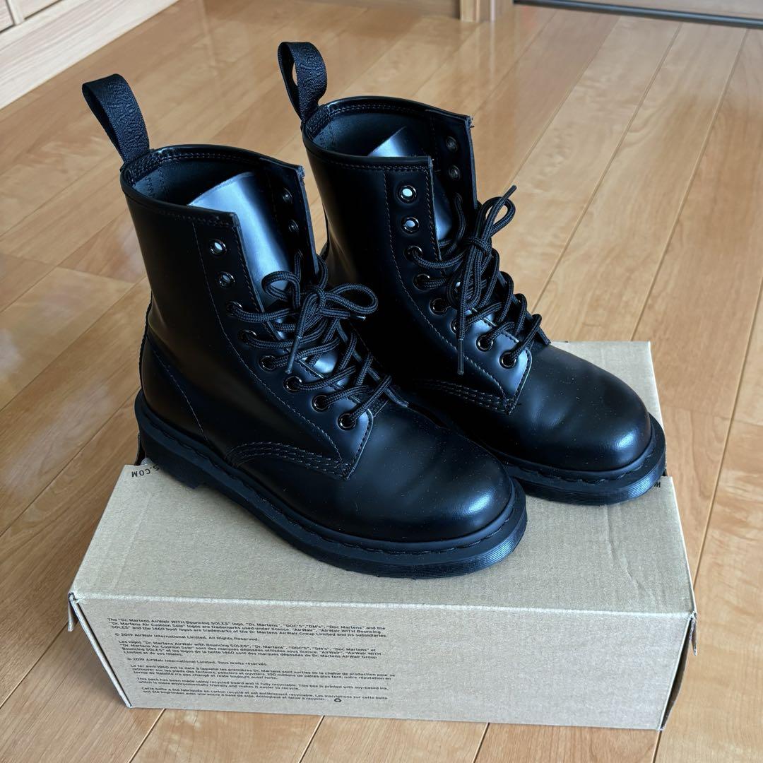 【美品】Dr.Martens 黒ステッチ 8ホール ドクターマーチン UK8 Dr.Martensドクターマーチン 8ホール 黒ステッチ - メルカリ