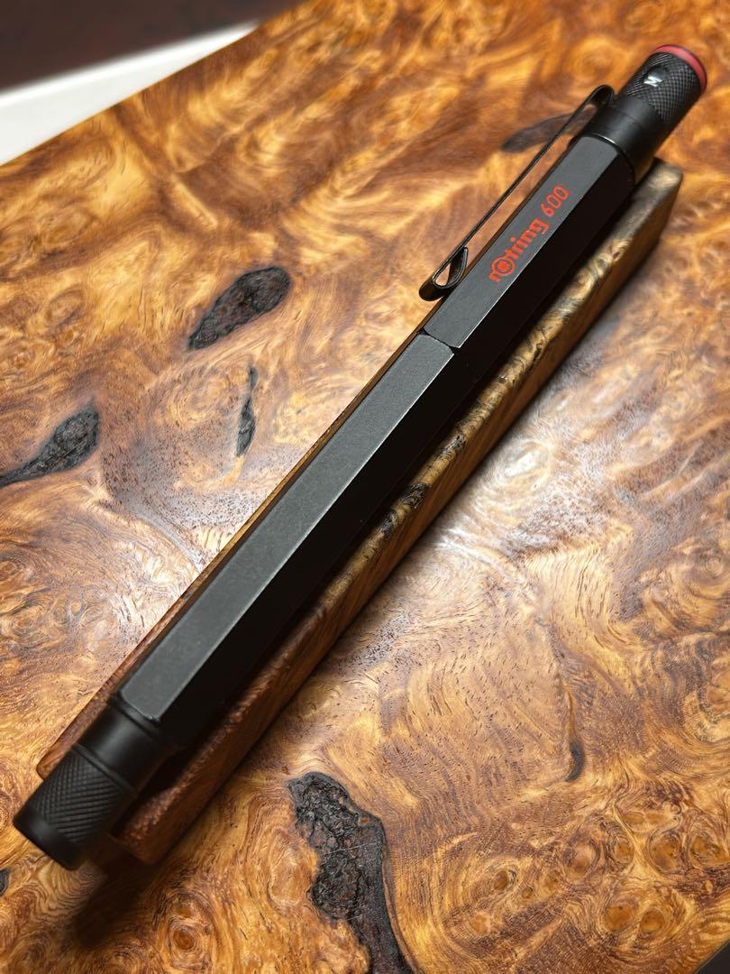 専用ロットリング600　万年筆　M 出品は今日で消します軸割れあり　廃盤　廃番 専用ロットリング600 万年筆 M 出品は今日で消します軸割れあり