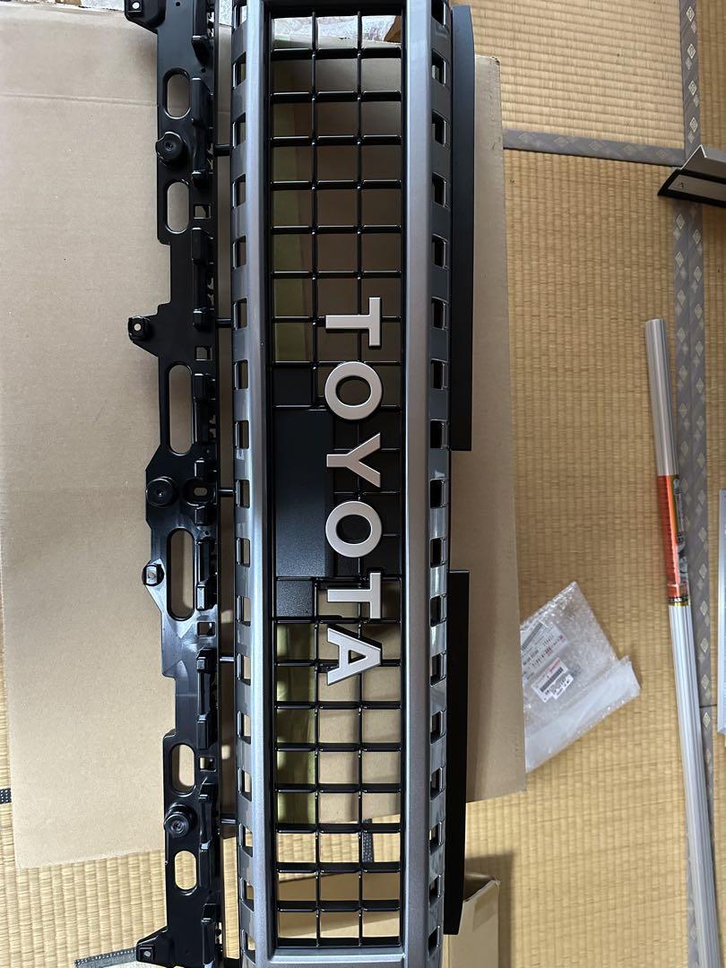 トヨタ ランクル250 純正フロントグリル（トヨタ純正 フード