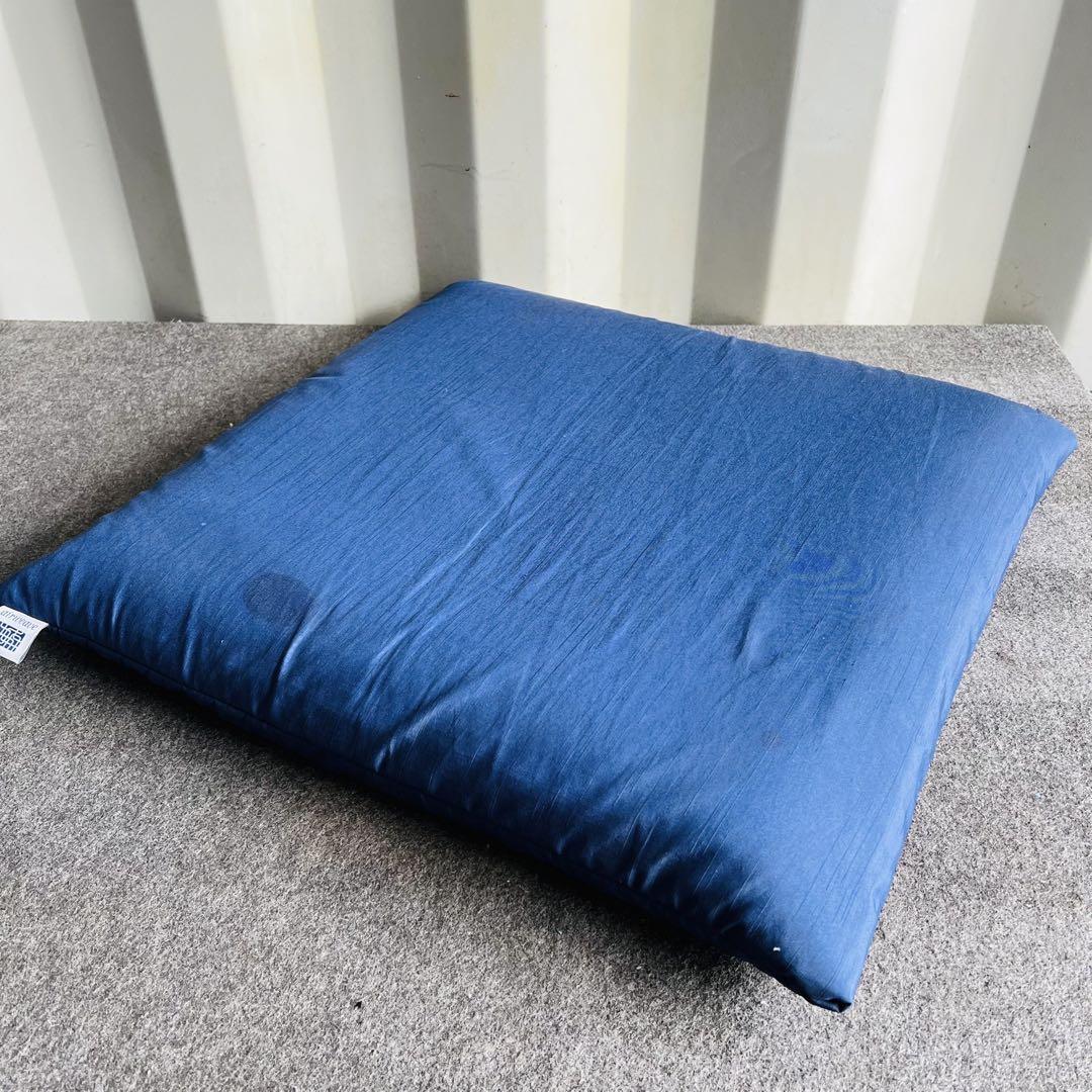 62良品✨ エアウィーヴ 座布団 大 銘仙判 ネイビー