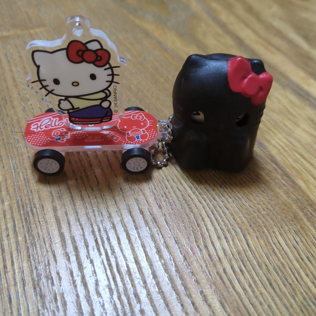 d*7様 トゥイーティー　キティ　マスコット ファスナー チャーム　スケボー　ス d*7様 トゥイーティー キティ マスコット ファスナー チャーム