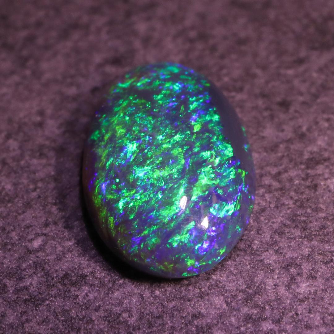 天然ブラックオパール オーストラリア産 0.745ct OV ルース