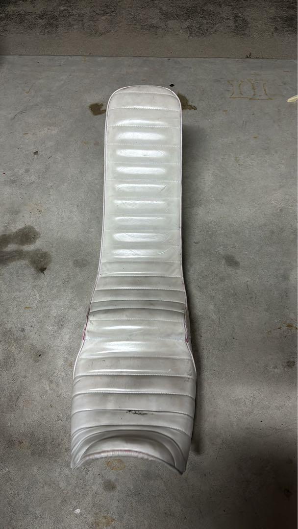 xjr三段シート （xjr400r(rh02j)用 チョビ三段シート （ヤマハ