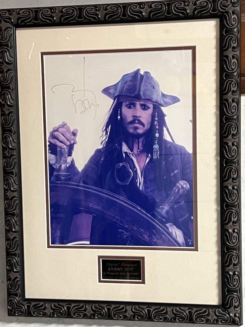 ジョニー・デップ直筆サイン入り超大型写真… Amazon.co.jp: Johnny Depp ジョニーデップ 直筆サイン入り写真
