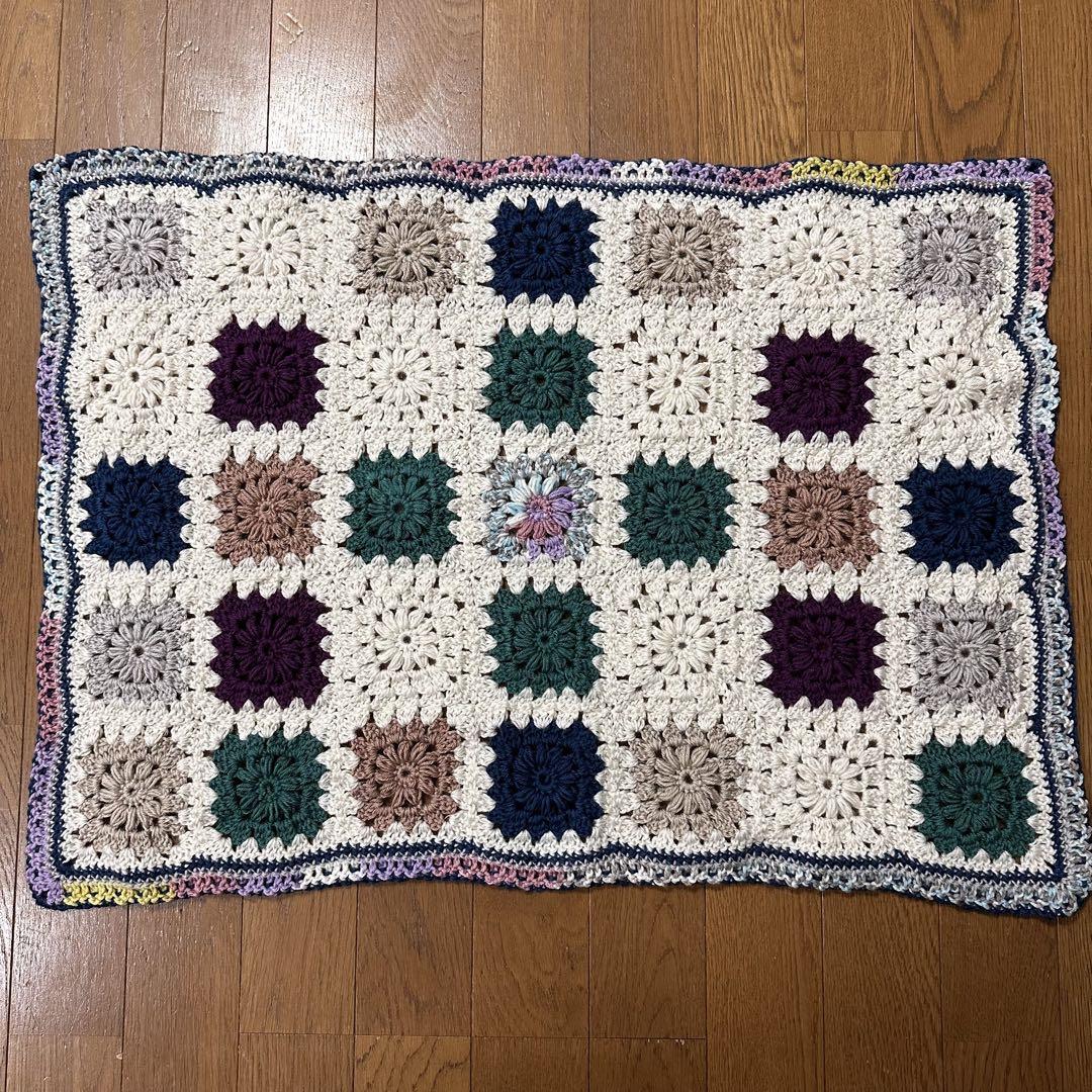 モチーフ編みブランケット ひざ掛け ハンドメイド ハンドメイドかぎ針編み お花 モチーフ編み ひざ掛け❁光