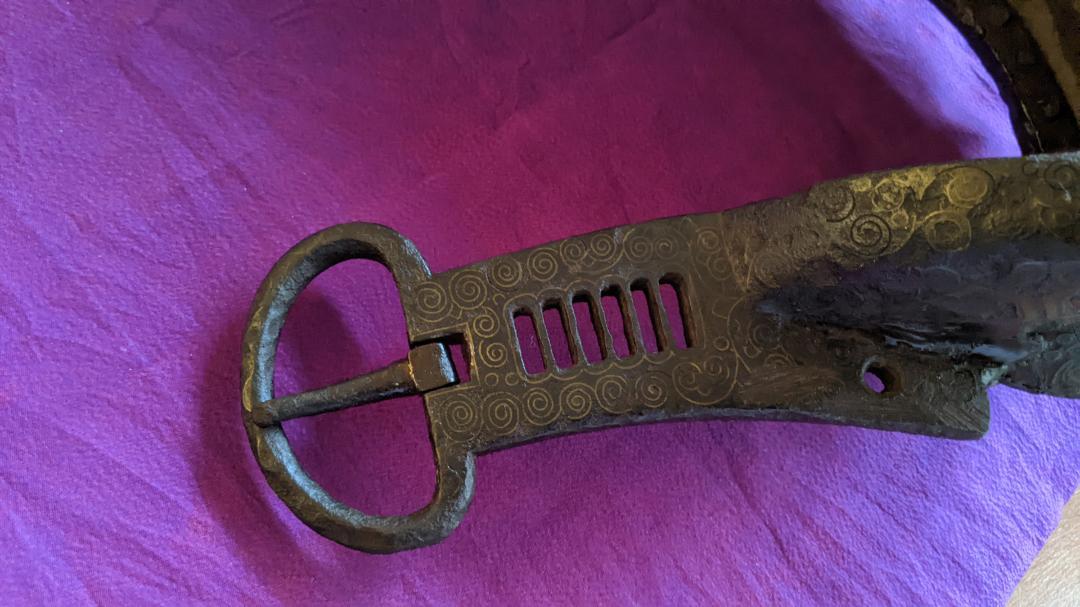 武具 馬具 古鉄 鐙 あぶみ 片足のみ 花生 床飾り C R5601 鐙(あぶみ) (武具 馬具 古鉄 鐙 あぶみ 片足のみ 花生 床飾り
