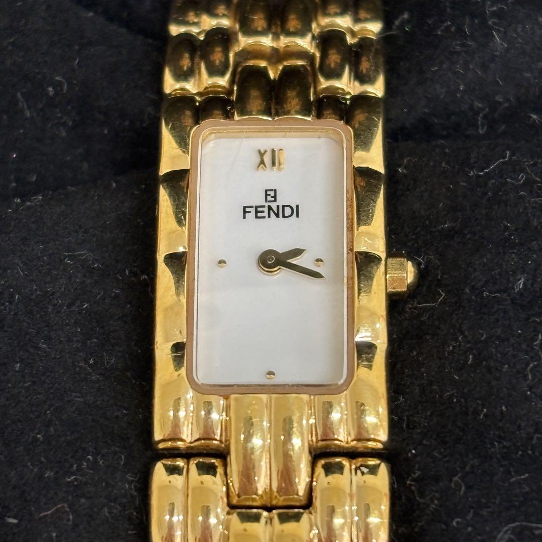 正規品【新品電池】FENDI 670L/動作良好 バングル 人気モデル 希少 正規品【新品電池】FENDI 670L/動作良好 バングル 人気モデル 希少