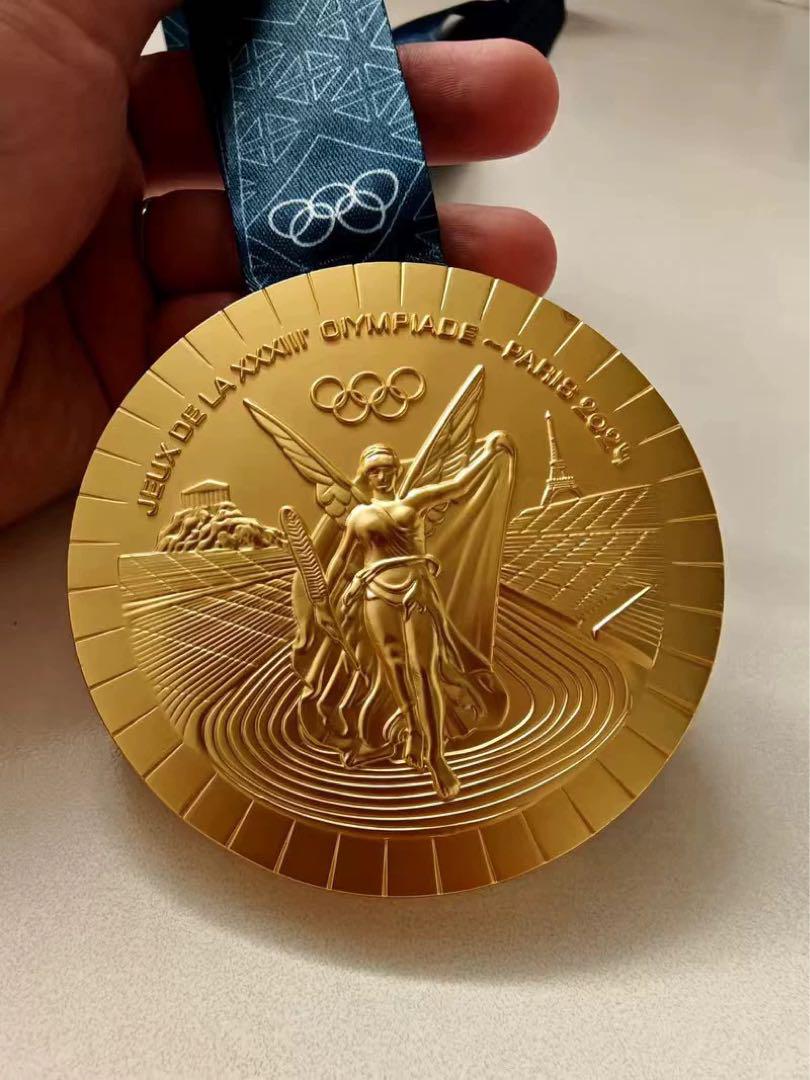 パリオリンピック金メダルレプリカ亜鉛合金 パリ オリンピックの金メダル レプリカ 材質: 亜鉛合金 （パリ