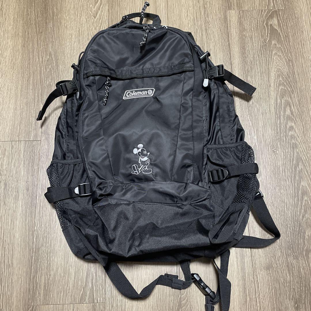 Coleman ミッキーマウスバックパック 大型 ディズニー「ミッキーマウス」や「チップ＆デール」の刺繍を施