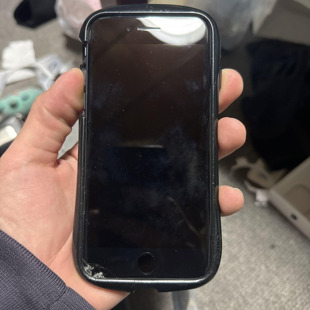 iPhoneSE2 128GBブラック　画面割れあり Apple iPhone SE 第二世代 128GB ブラック 画面割れあり