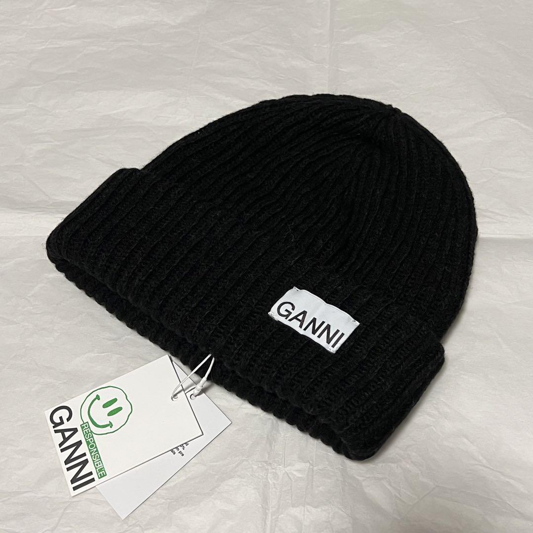 GANNI ガニー ロゴパッチリブビーニー ブラック ニット帽 Ganni【ガニー】structured rib beanie 