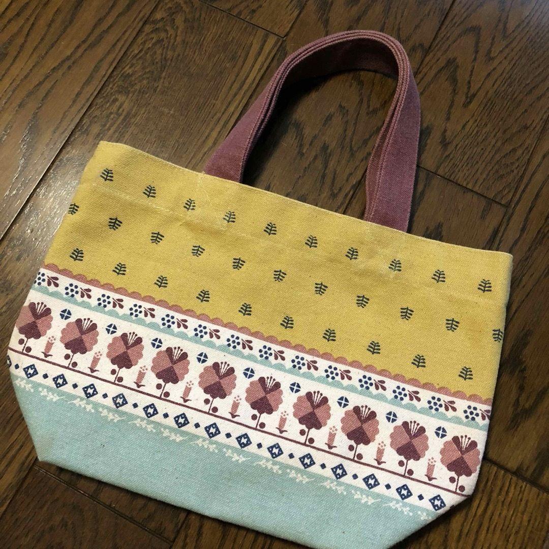 ハンドメイド 花柄 バッグ 小型（ハンドメイド フラップ付き