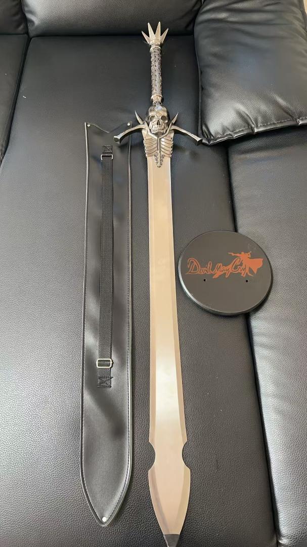 DMC デビル メイ クライ ダンテ 魔剣リベリオン 金属製 模造刀 コスプレ DMC デビル メイ クライ ダンテ 魔剣リベリオン 金属製 模造刀