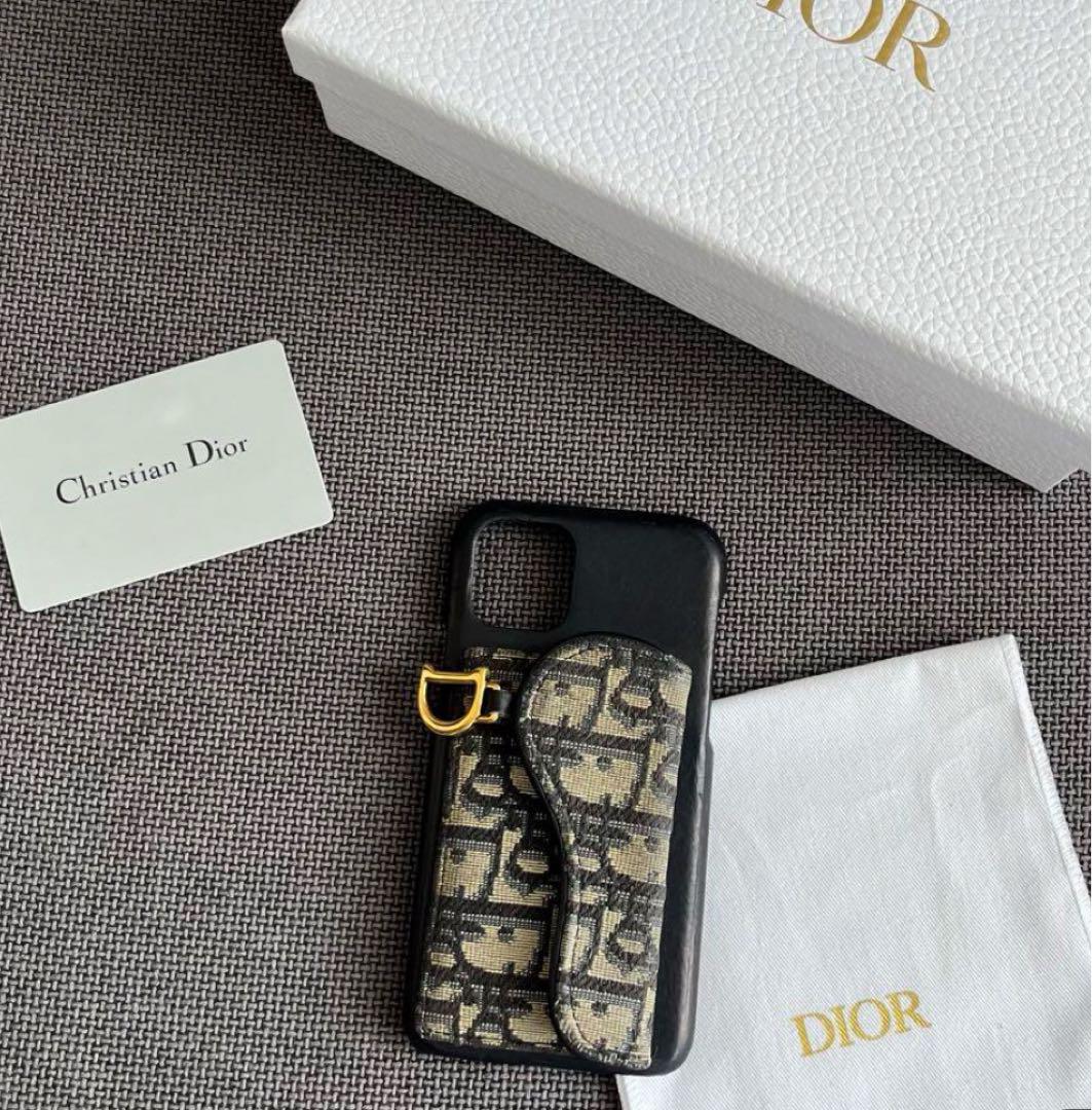 Dior ブラックキルティング iPhoneケース15 DIOR | スマートフォンケース＆アクセサリー | ディオール公式