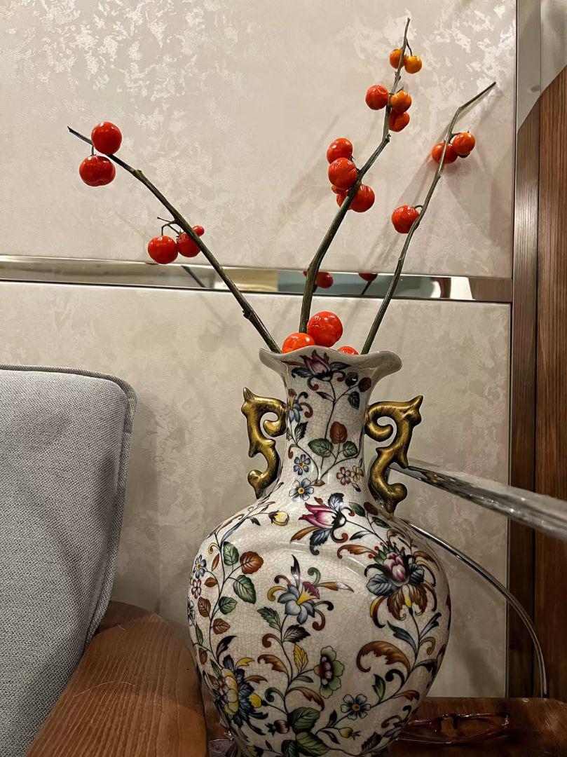 陶器製花瓶 花柄 デザイン（花柄陶器花瓶 高さ約20cm（特集