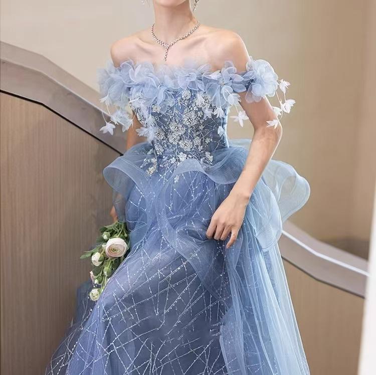 バラのデザインが美しい シンプルなベア イブニングドレス