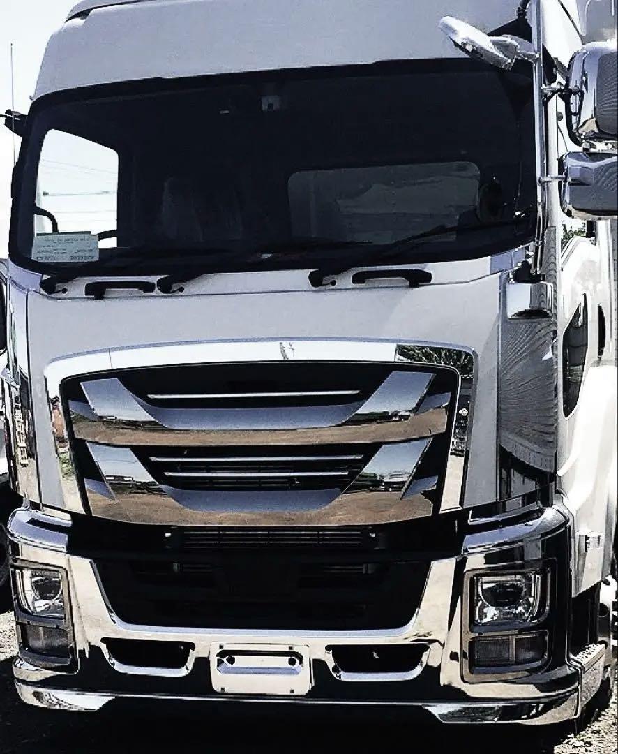 ISUZU GIGA メッキエアダムボイラー　現行 エクステリア｜ISUZUトラックのギガ向け用品 いすゞA＆S 株式会社