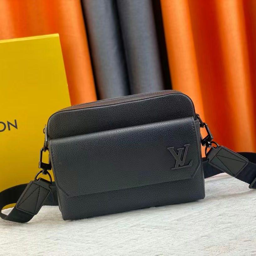 関税込み☆【LOUIS VUITTON】バイカーメッセンジャーバッグ org.jpg