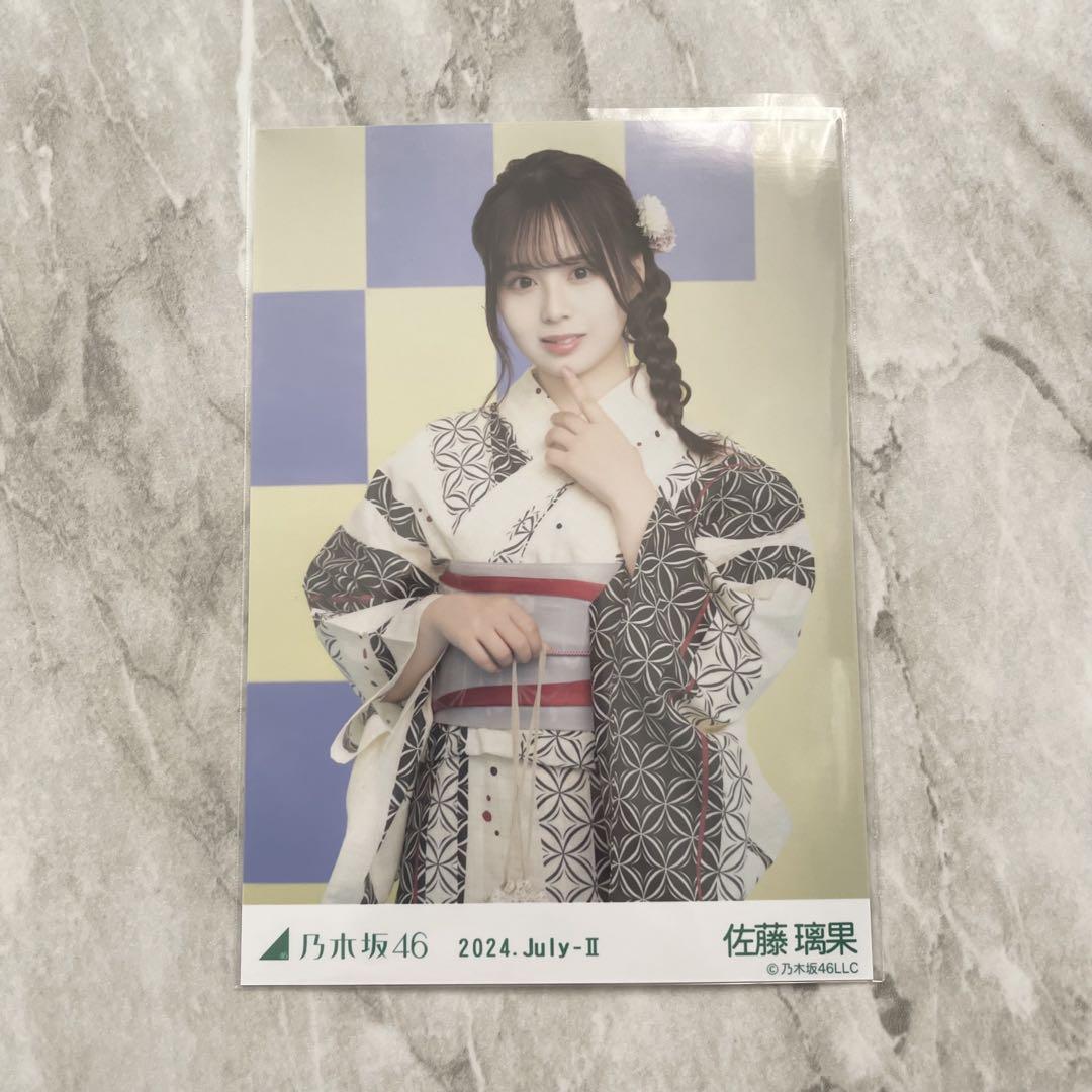 Amazon.co.jp: 乃木坂46 佐藤璃果 直筆サイン入りチェキ 乃木