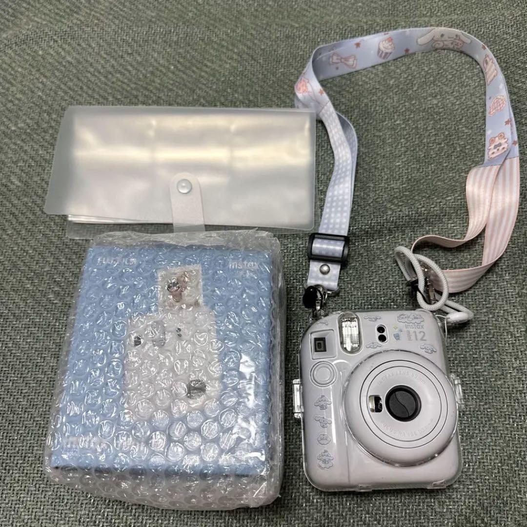 値下チェキ本体instax mini 12フィルム付き　チェキ小物　シナモロール 値下チェキ本体instax mini 12フィルム付き チェキ小物