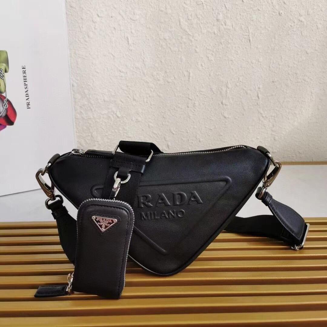 関税負担なし☆PRADA プラダ トライアングル レザーバッグ プラダ レザーショルダーバッグ トライアングルロゴ バッグ 革