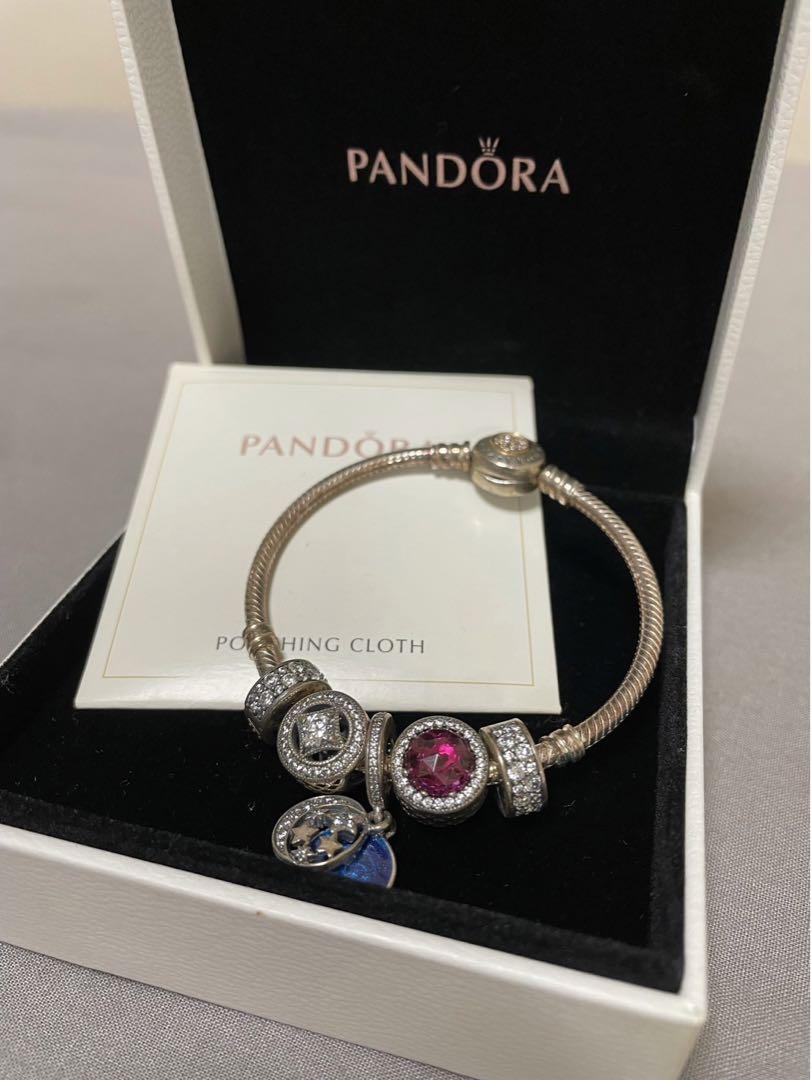 PANDORA チャーム付きブレスレット正規品 専用箱付き PANDORAチャーム付きブレスレット正規品(専用箱付き) （中古