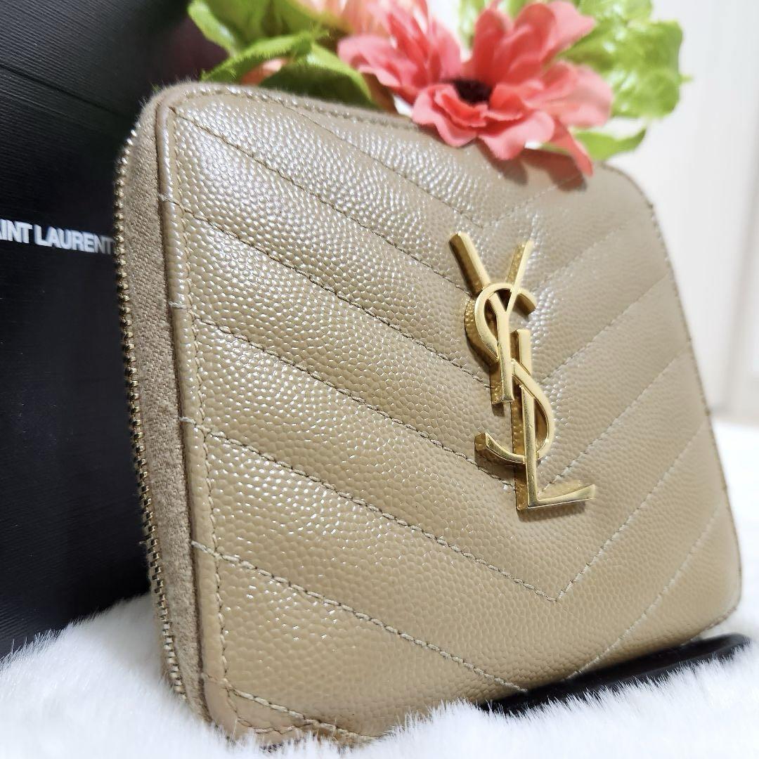✨極美品　希少デザイン✨サンローラン　二つ折り　フルジップ　カサンドラ　YSL ✨未使用級 希少デザイン✨サンローラン 二つ折り フルジップ