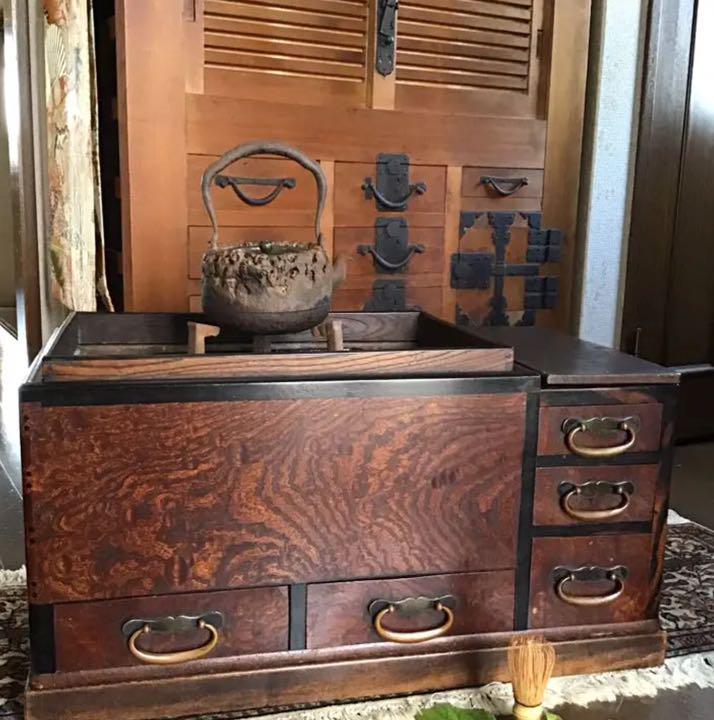 特別出品〟江戸火鉢 関東火鉢 欅 玉杢 縁に黒柿 銅炉付 （特別