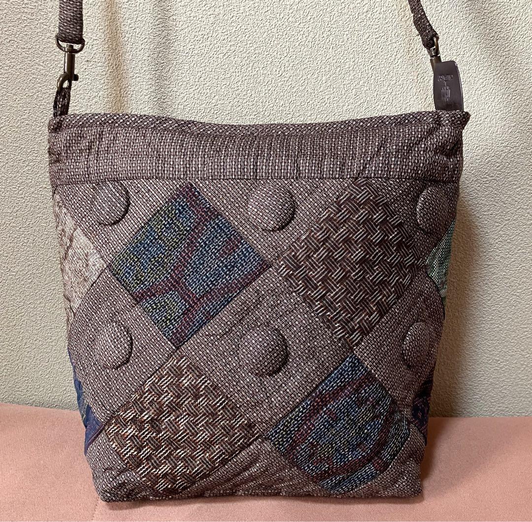 紬　パッチワークバッグ　ハンドメイド 大島紬 パッチワーク 斜めがけバッグ ハンドメイド ショルダー