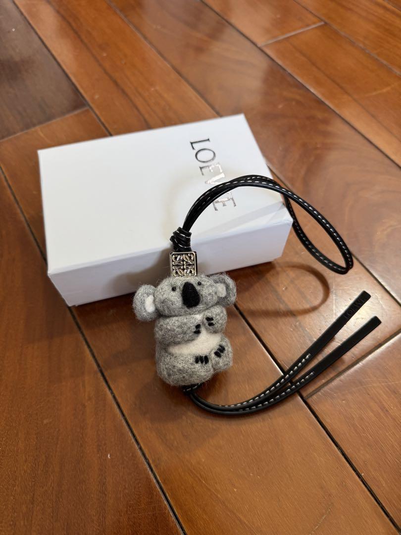 LOEWEチャーム⭐︎キーリング（毎日自動値下げ中）6月上旬に一旦掲載終了予定 レディース 高級キーリング & バッグチャーム - LOEWE - LOEWE