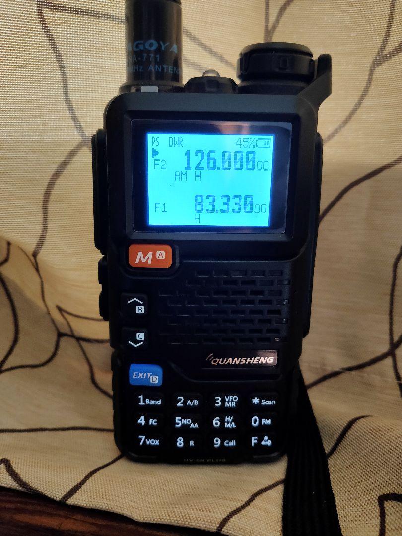 受信機QUANSHENG UV-5R PLUSオマケ長いアンテナも（無線機