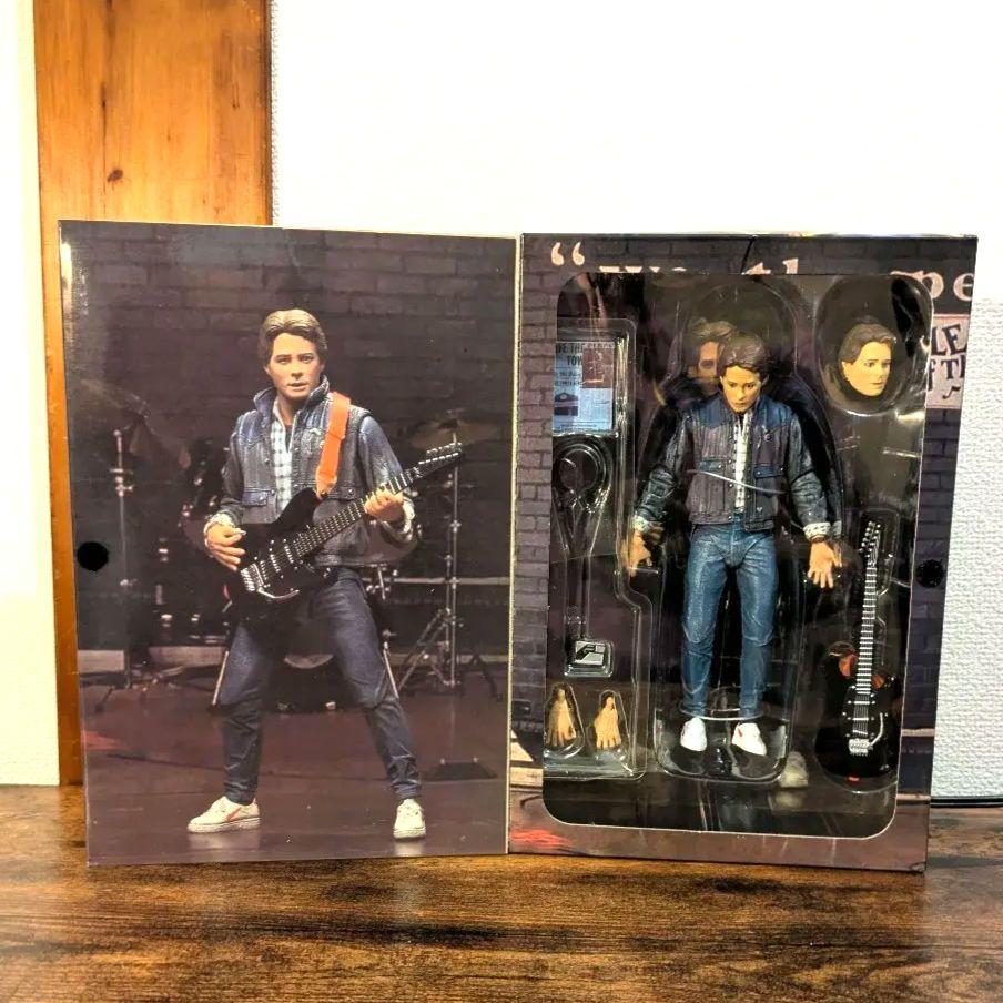 【希少】 NECA バックトゥザフューチャー マーティ フィギュア Amazon.co.jp: ネカ バック・トゥ・ザ・フューチャー