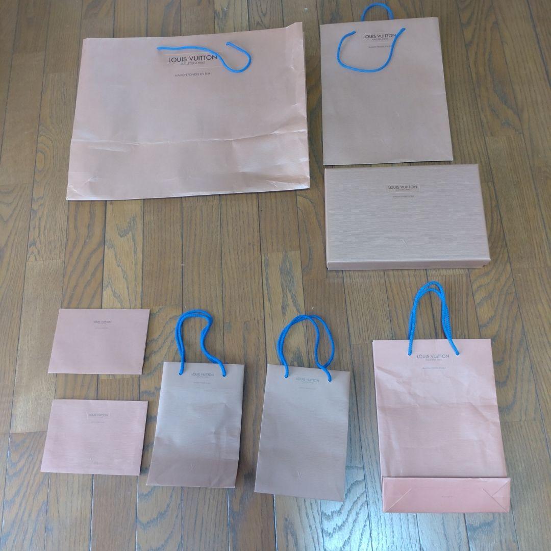 ★お買得【LOUIS VUITTON】空き箱 大中小２６個セット クリスマス商戦 Large Louis Vuitton Christmas 2023 Paper Shopping Gift Bag