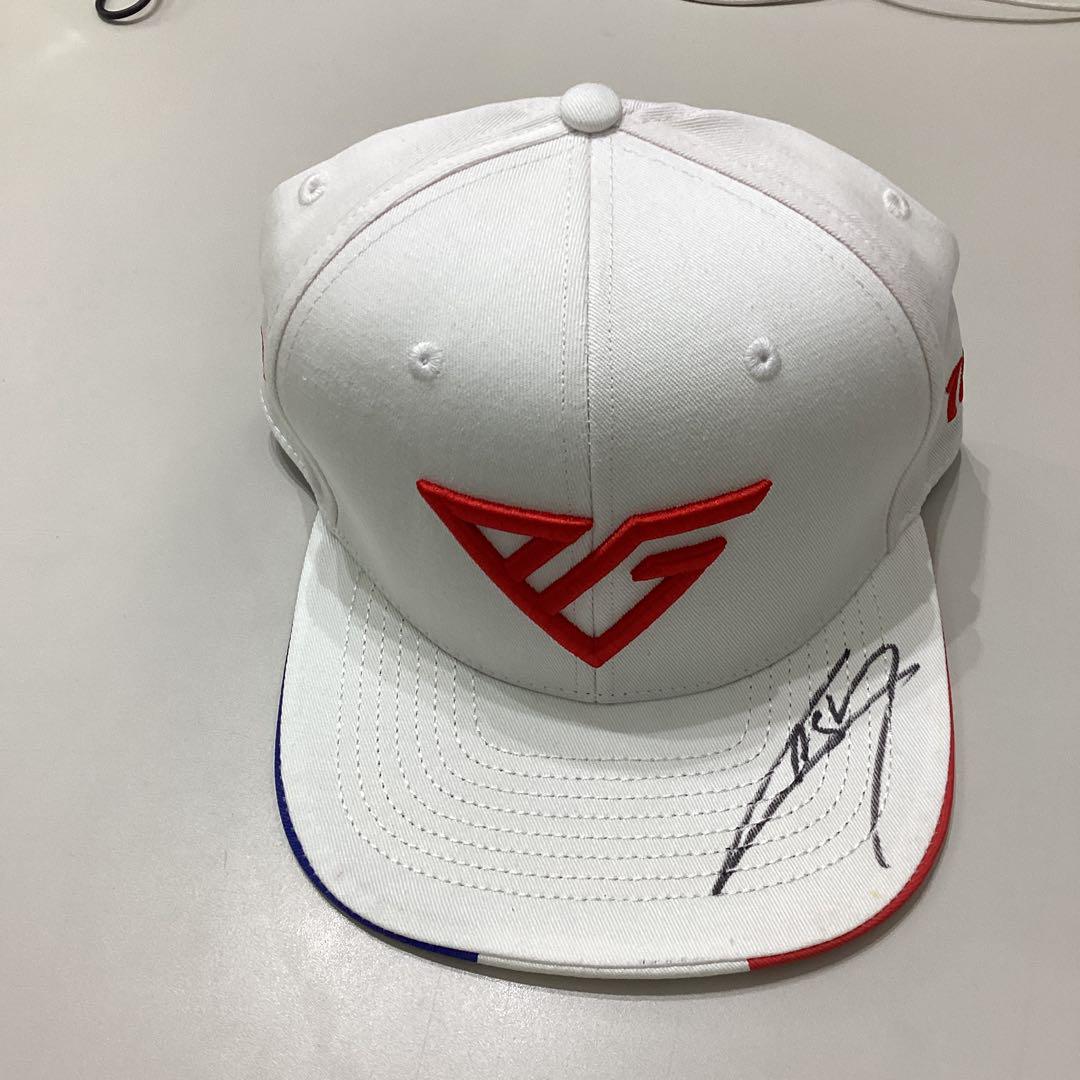 セール中…ピエール・ガスリー直筆サイン入りフォト…顔アップ…F1ドライバー F1 Memorabilia】ドライバー直筆サイン入りアートポスター・写真