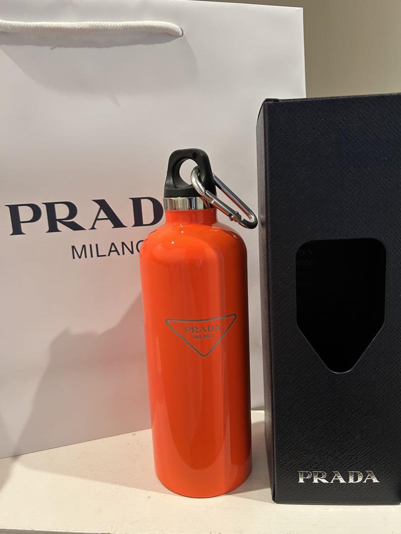 PRADA ウォーターボトル タンブラー プラダ レッド 新品未使用 PRADA プラダ ウォーターボトル タンブラー 水筒