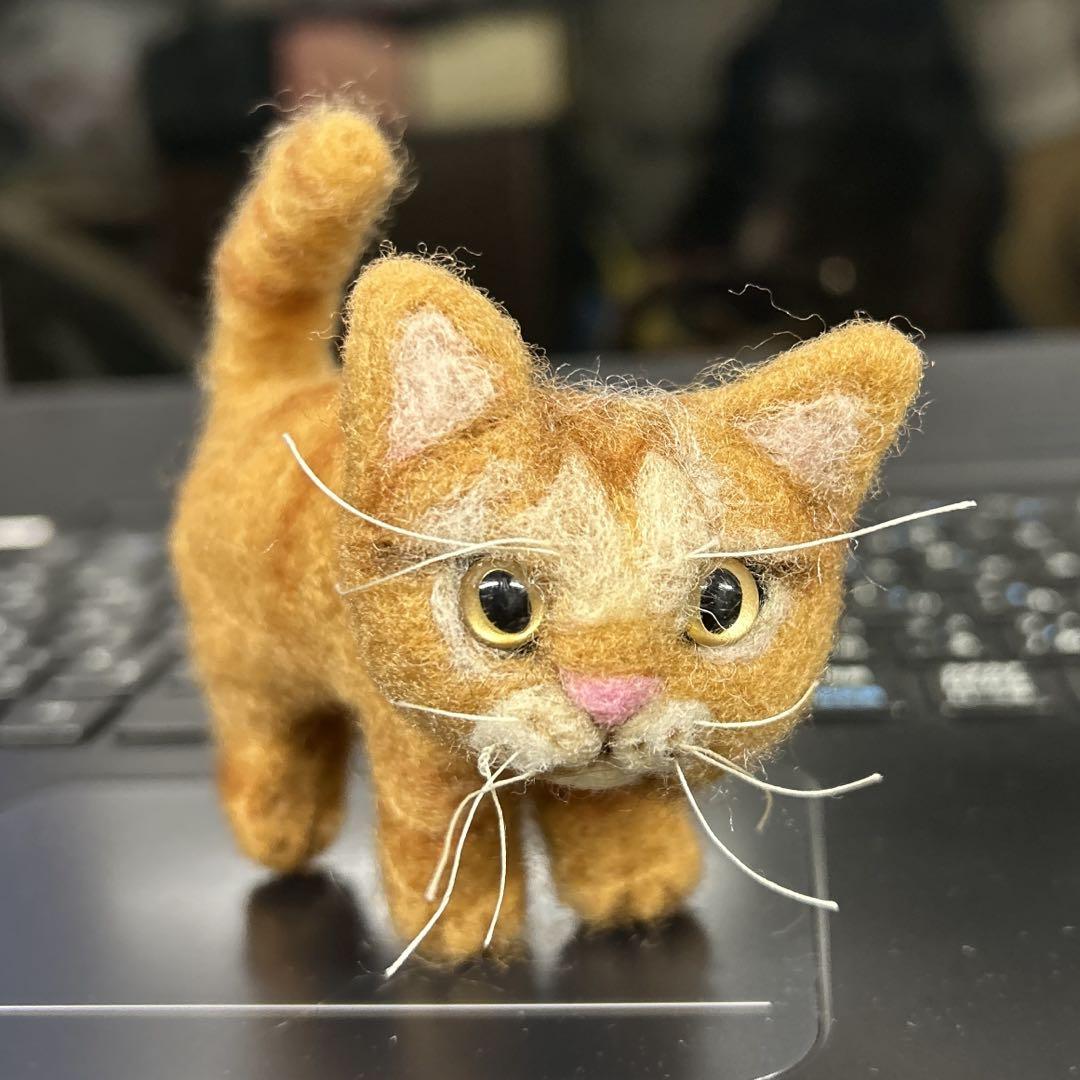 チャルコ　羊毛フェルト　ハンドメイド　ブサかわ猫 羊毛フェルト ぶさかわ落語猫 座布団付き 手作り送料無料 - メルカリ