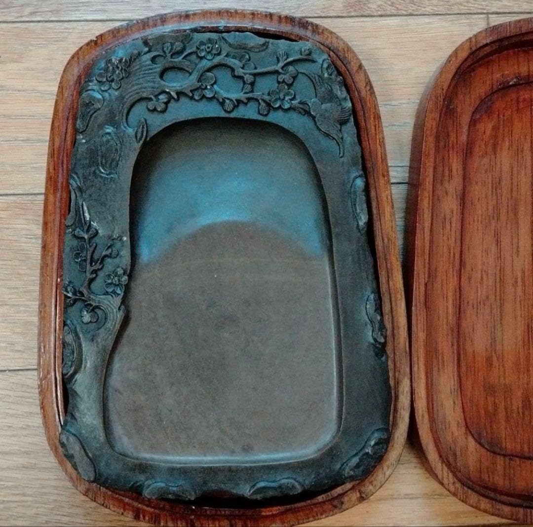 中国骨董大きめ端州石硯【中国端渓梅花坑四辺細工彫刻梅鶯図貴重紫端古硯】唐木硯箱付 中国骨董大きめ端州石硯【中国端渓梅花坑四辺細工彫刻梅鶯図貴重