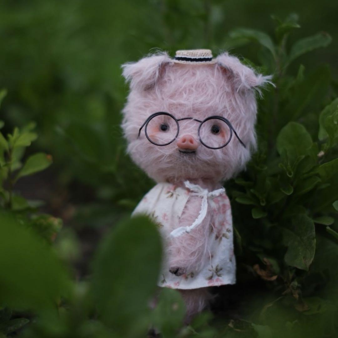 キュートな仔豚ちゃん ぬいぐるみ アーティストベア 海外作家様 ハンドメイド 逞しい仔猫ちゃん アーティストベア 海外作家様 ハンドメイド
