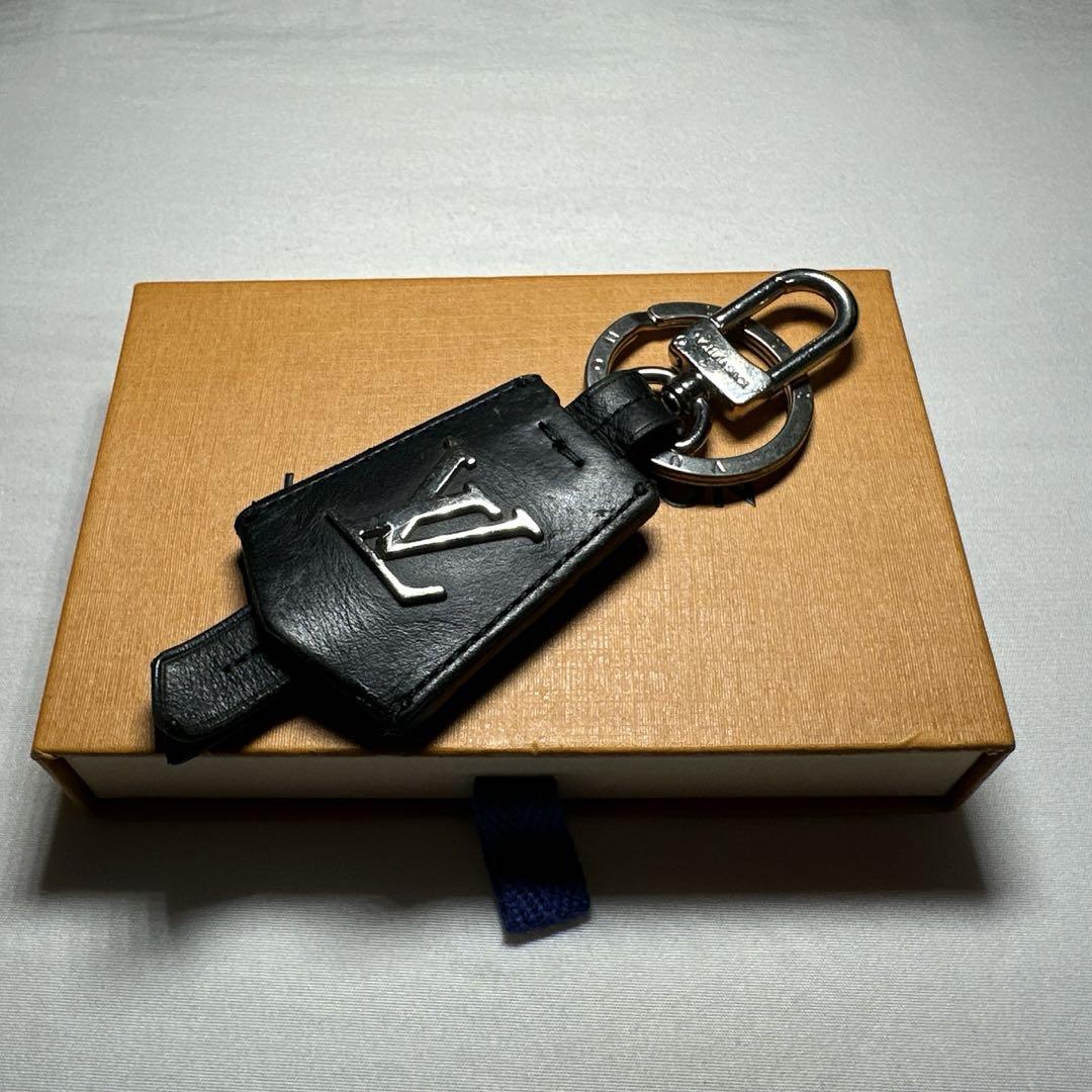 LOUIS VUITTON クロッシュクレ レザー キーリング バッグ