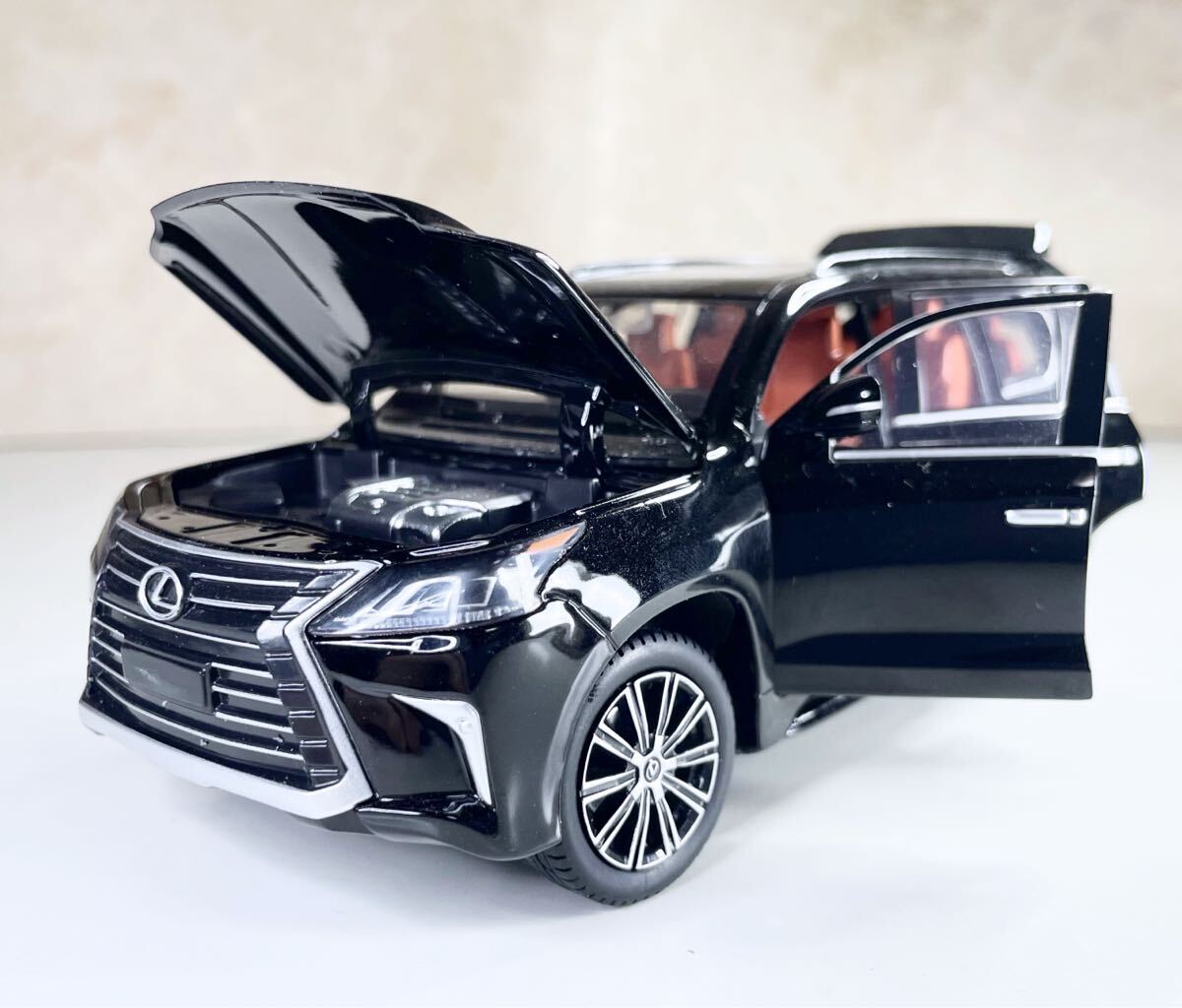 1／30 レクサス LX570 ブラック LEXUS LX（LX 570 ブラック