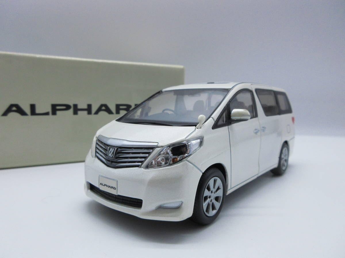アルファード　３０系後期 カラーサンプルミニカー　スパーリングブラックパール Amazon.co.jp: トヨタ アルファード 1/30 カラーサンプル