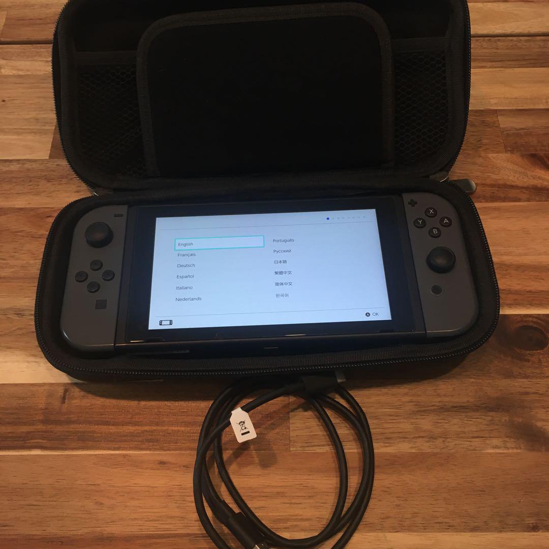 Nintendo Switch グレー 本体 ケース付き（ニンテンドースイッチ