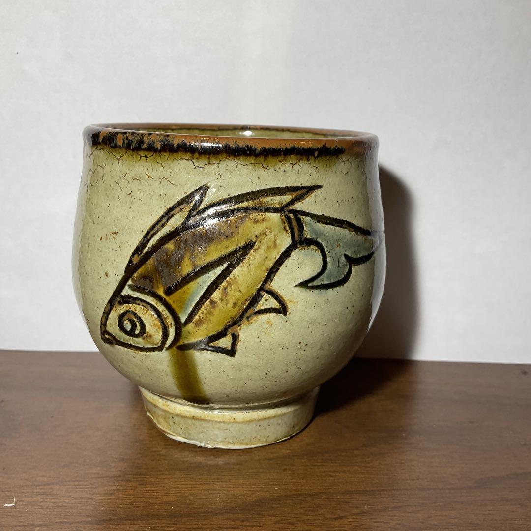 金城次郎 魚紋水滴 金城次郎 作『魚紋水滴』 ｜骨董品買取 緑和堂