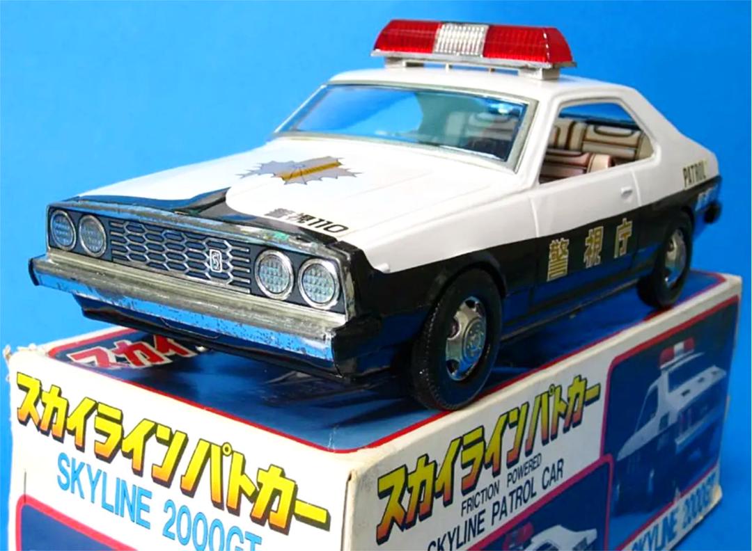 ブリキ製　トヨタ　パプリカ　警視庁パトカー スカイライン ジャパン 2000GT 日産 警視庁 パトカー ブリキ