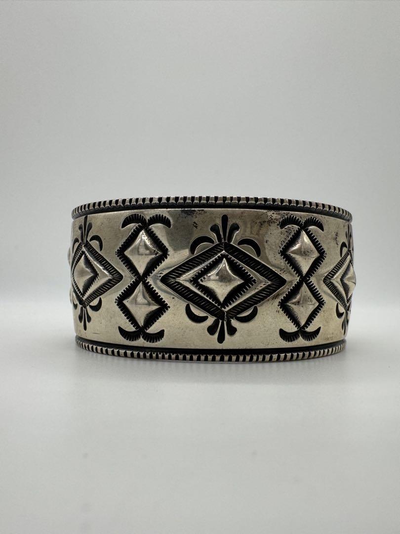 Navajo:ナバホ族 Harrison Jim:ハリソンジム 作 バングル